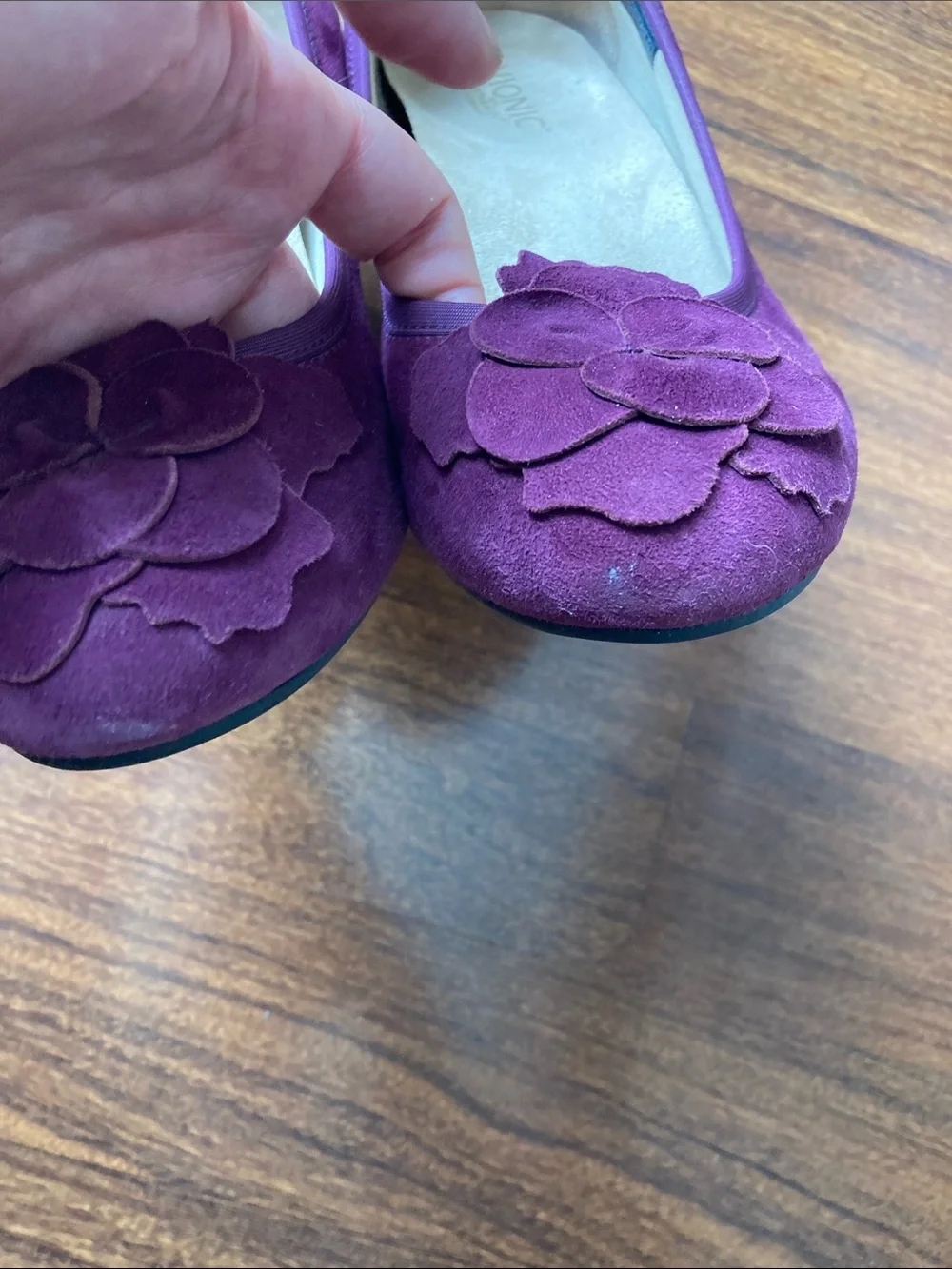 Vionic Women's Plum Suede Wedge Pump Sz 10